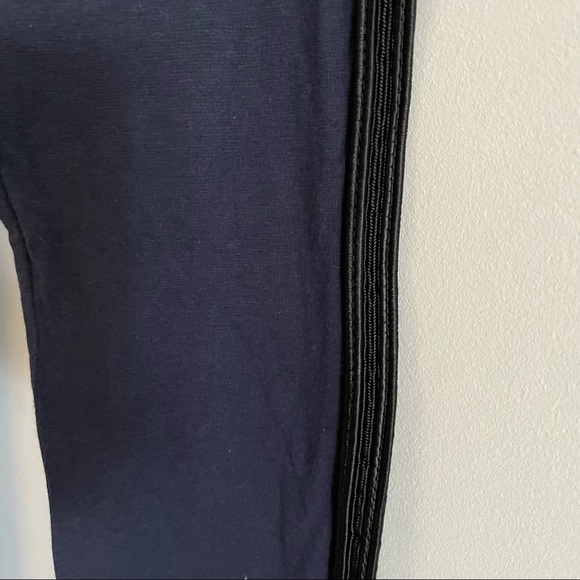 Marc jacobs navy leggings with black piping on the sides - Picture 2 of 7